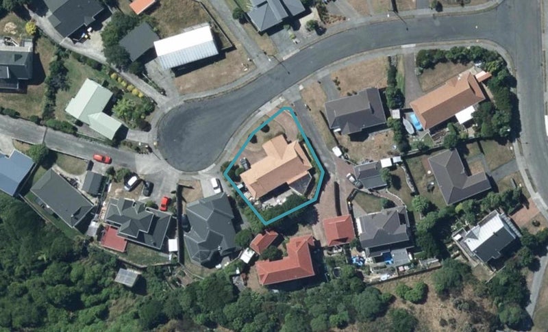 9 Coventry Close, Ascot Park, Porirua - Carousel 1