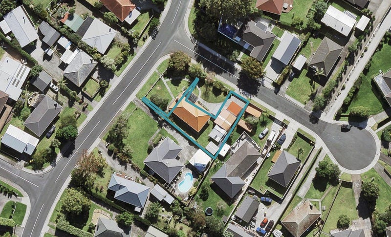 1B Shamrock Lane, Te Atatu Peninsula, Auckland - Carousel 1