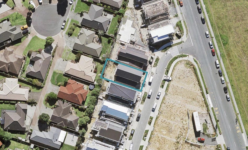 5 Tihema Lane, Westgate, Auckland - Carousel 1