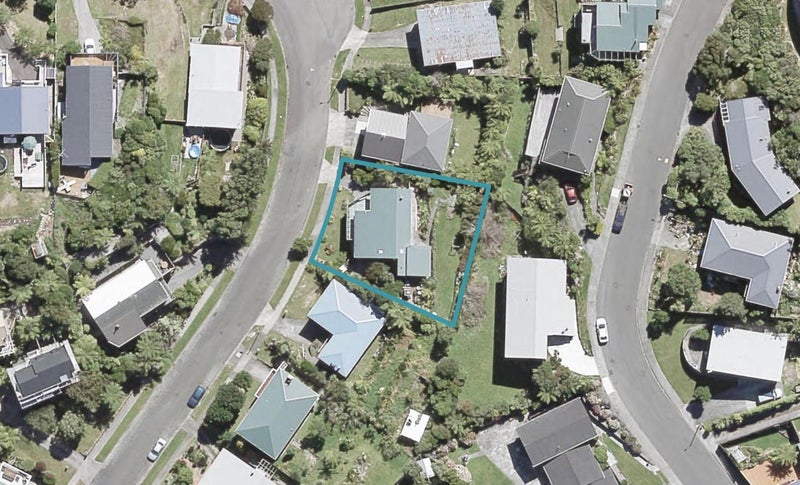 27 Wattle Grove, Maungaraki, Lower Hutt - Carousel 1
