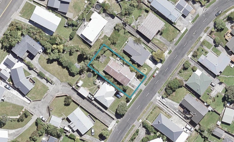39 Cedar Street, Maungaraki, Lower Hutt - Carousel 1