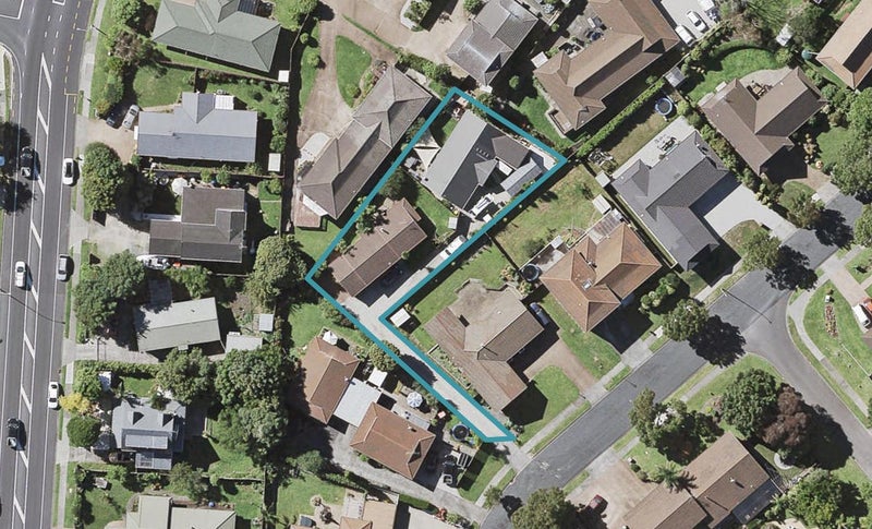 1/11 Parramatta Place, Botany Downs, Auckland - Carousel 1