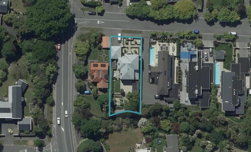 2A Royds Street, Fendalton, Christchurch - Carousel 1