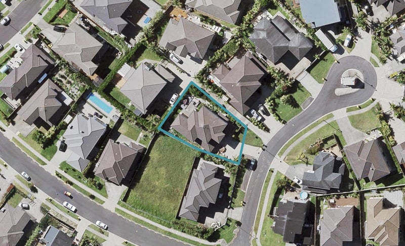4 Melmore Place, Pinehill, Auckland - Carousel 1