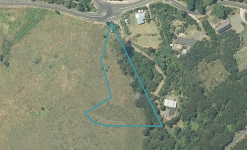 3 Te Puia Place, Hot Water Beach, Whitianga - Carousel 1