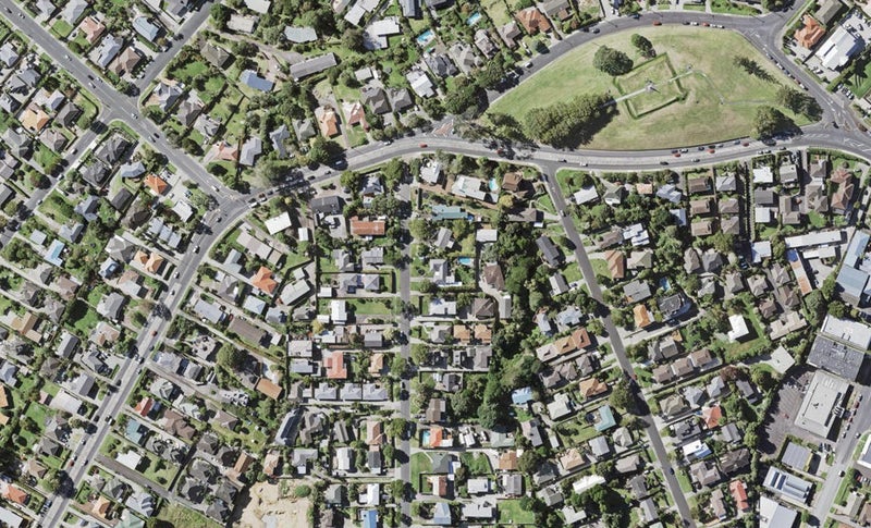 2/10 Howe Street, Howick, Auckland - Carousel 1