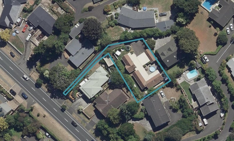 1034 River Road, Queenwood, Hamilton - Carousel 1