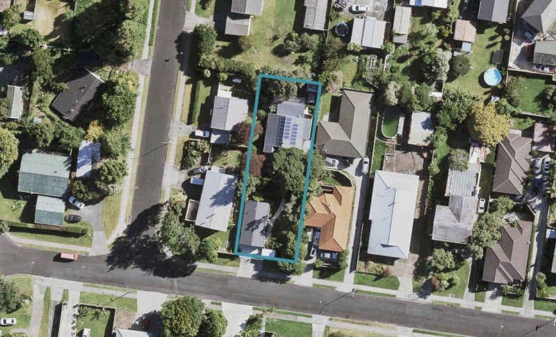 33 McInnes Road, Weymouth, Auckland - Carousel 1