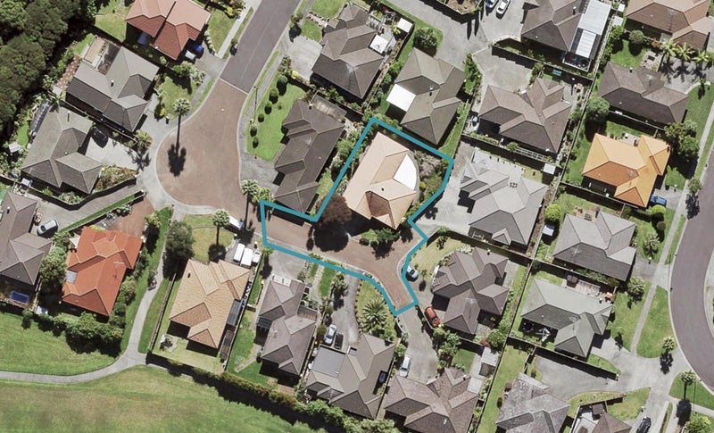 24 Carnelian Court, Westgate, Auckland - Carousel 1