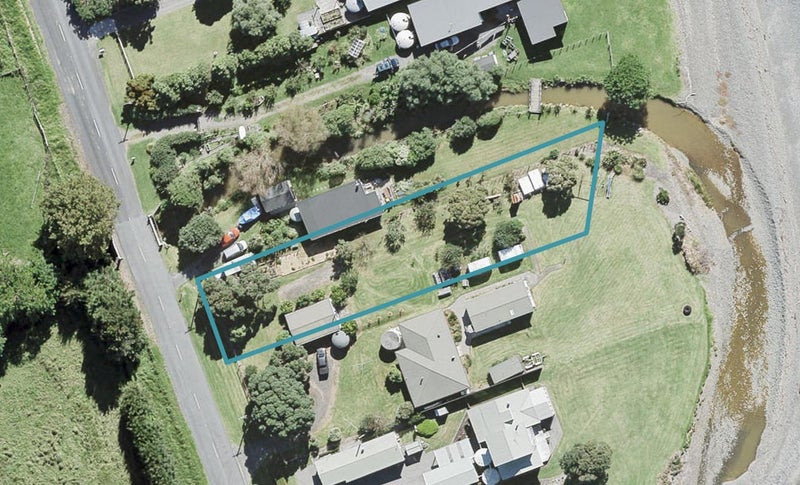 1676 East Coast Road, WHAKATIWAI, MIRANDA - Carousel 1