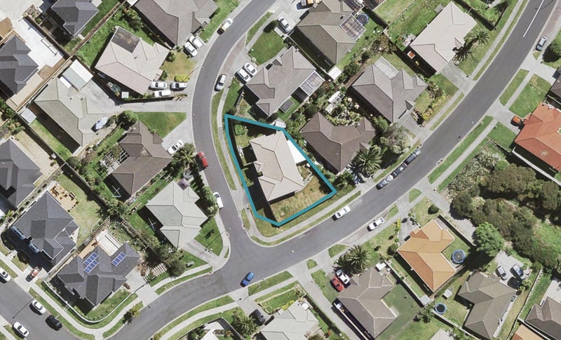 10 Jeffery Reeve Crescent, Ranui, Auckland - Carousel 1