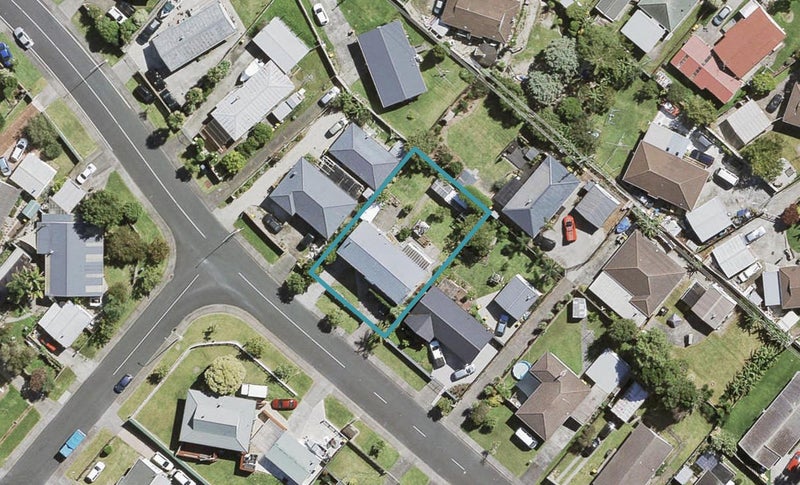 11 Hindmarsh Street, Henderson, Auckland - Carousel 1