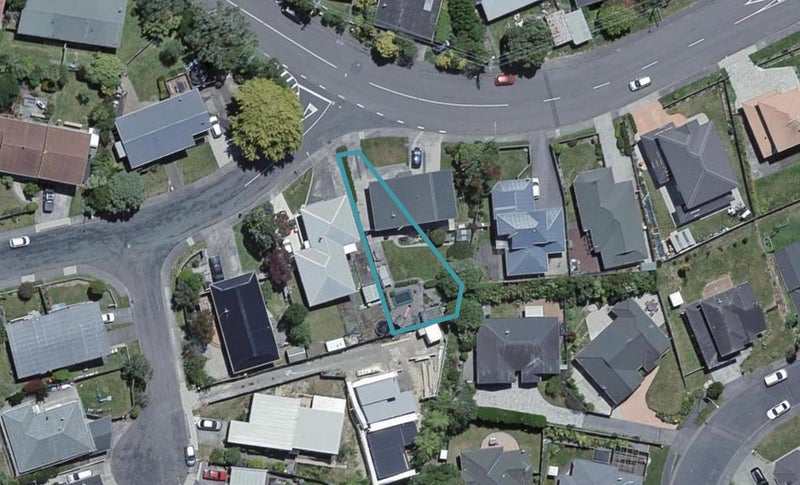 42 Carluke Street, Paparangi, Wellington - Carousel 1