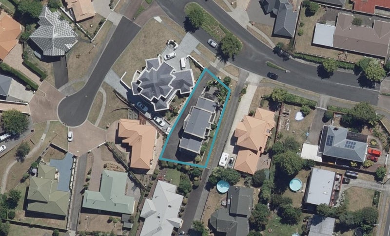 11 Western Heights Drive, Western Heights, Hamilton - Carousel 1