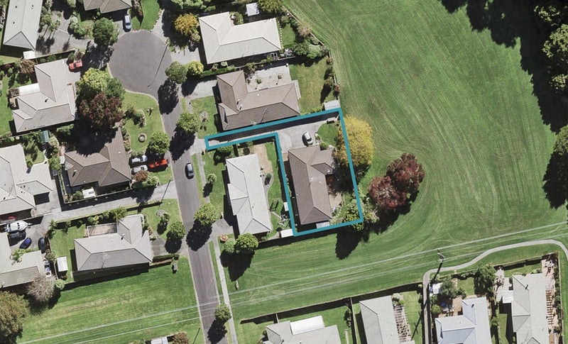 13 Vanderbilt Parade, Albany, Auckland - Carousel 1