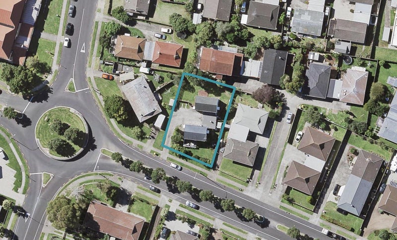 2/22 Highland Park Drive, Highland Park, Auckland - Carousel 1