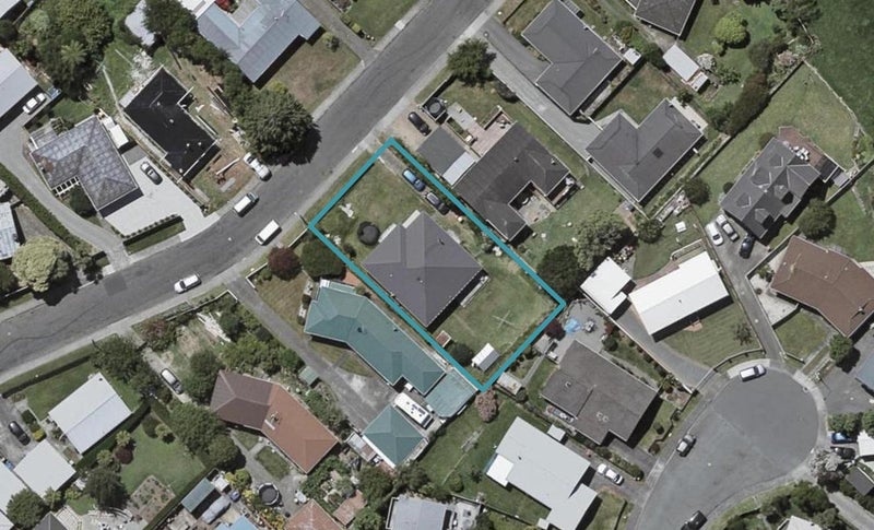 12 Awatea Avenue, Paraparaumu - Carousel 1