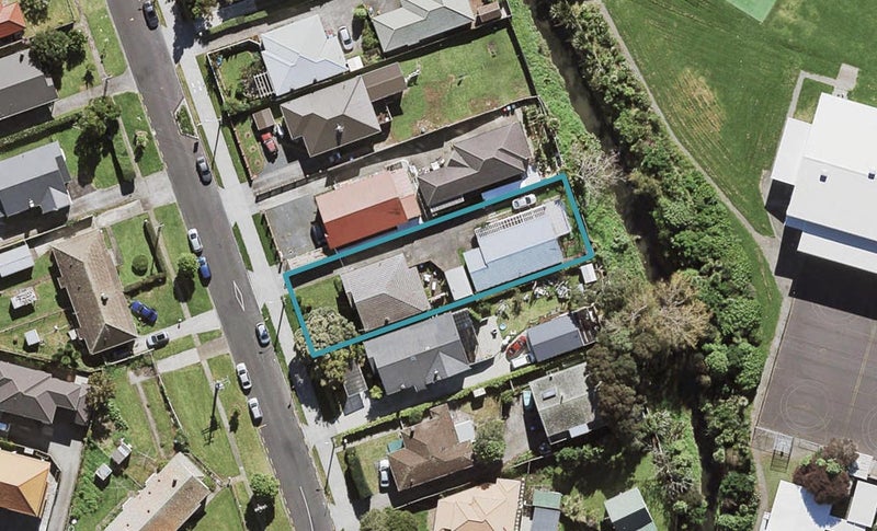 30A Somerset Road, Mount Roskill, Auckland - Carousel 1