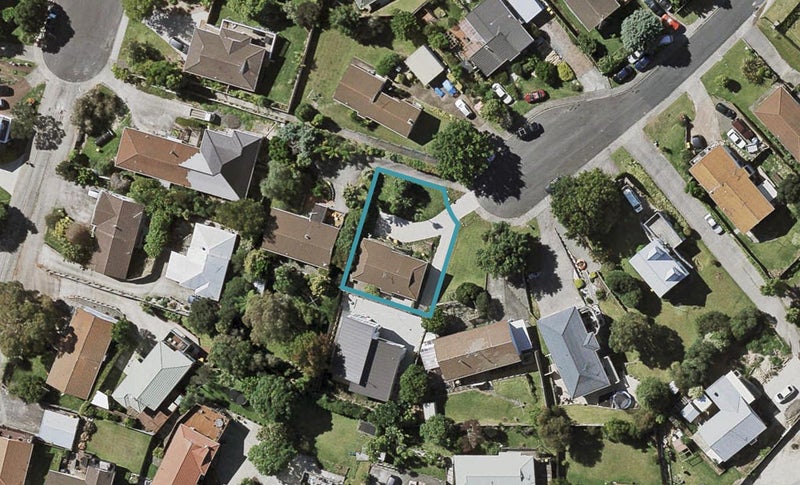 13A Tesla Place, Totara Vale, Auckland - Carousel 1