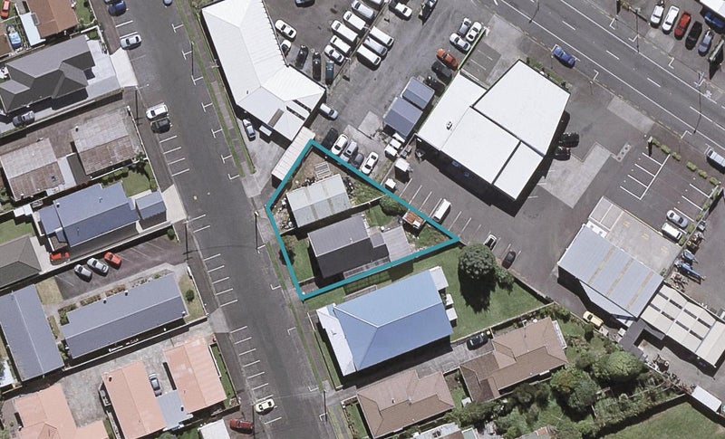15 Darnell Street, Fitzroy, New Plymouth - Carousel 1