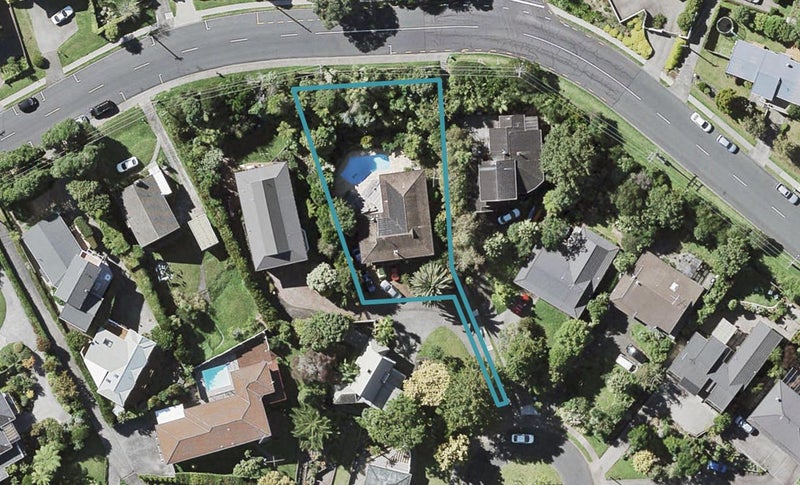 11 Jeanette Place, Mairangi Bay, Auckland - Carousel 1