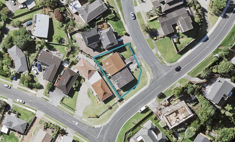 2A Pounamu Place, Shelly Park, Auckland - Carousel 1
