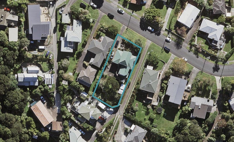 25 Tui Glen Road, Birkenhead, Auckland - Carousel 1