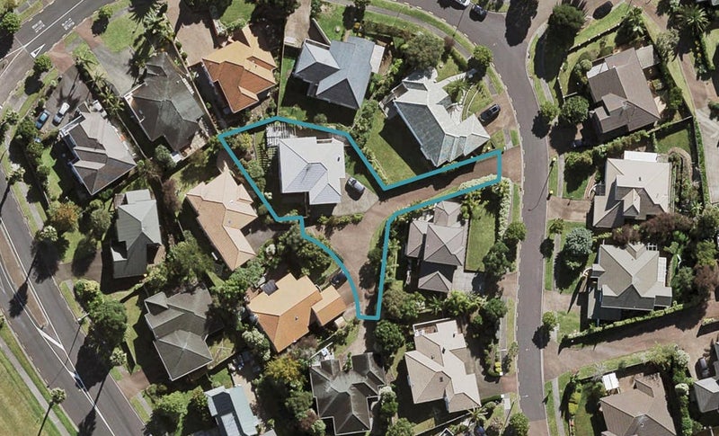 11 Mandeville Place, Unsworth Heights, Auckland - Carousel 1