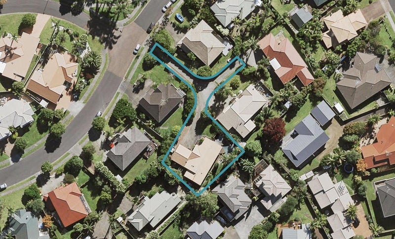 12 Westminster Gardens, Unsworth Heights, Auckland - Carousel 1