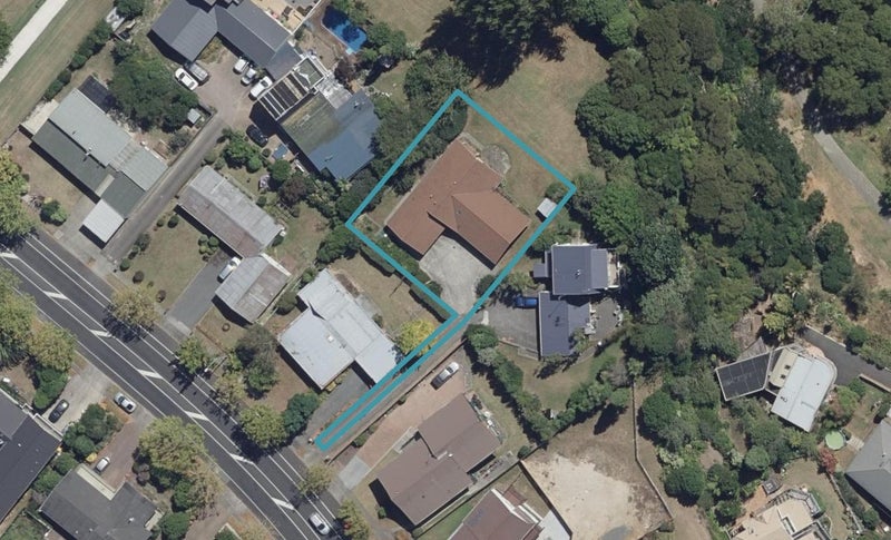 112 Totara Drive, Pukete, Hamilton - Carousel 1
