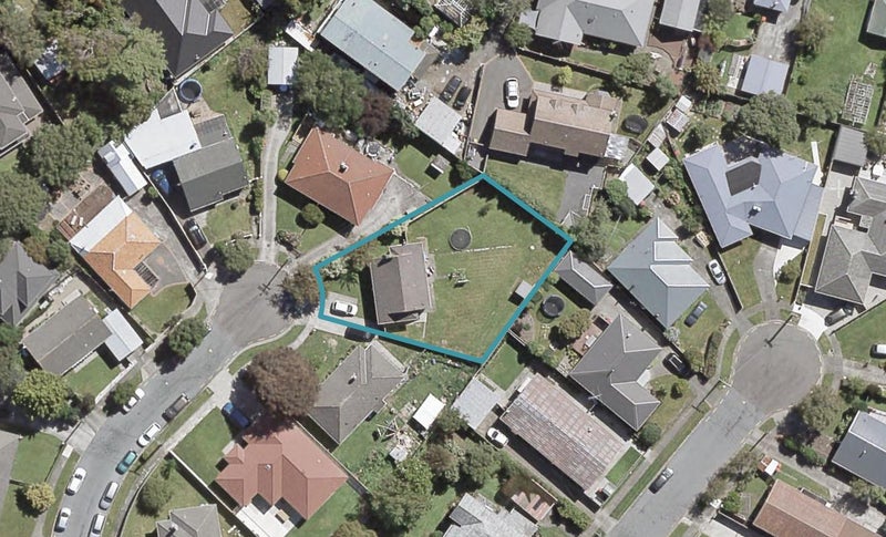 7 Hobbs Grove, Epuni, Lower Hutt - Carousel 1