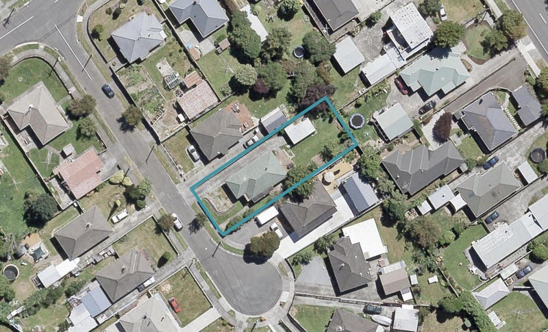 5 Carroll Grove, Trentham, Upper Hutt - Carousel 1