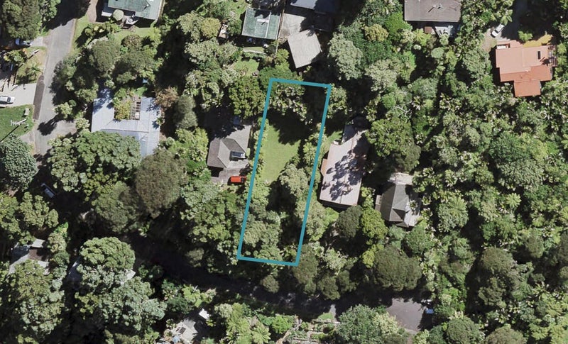 16 York Road, Titirangi, Auckland - Carousel 1