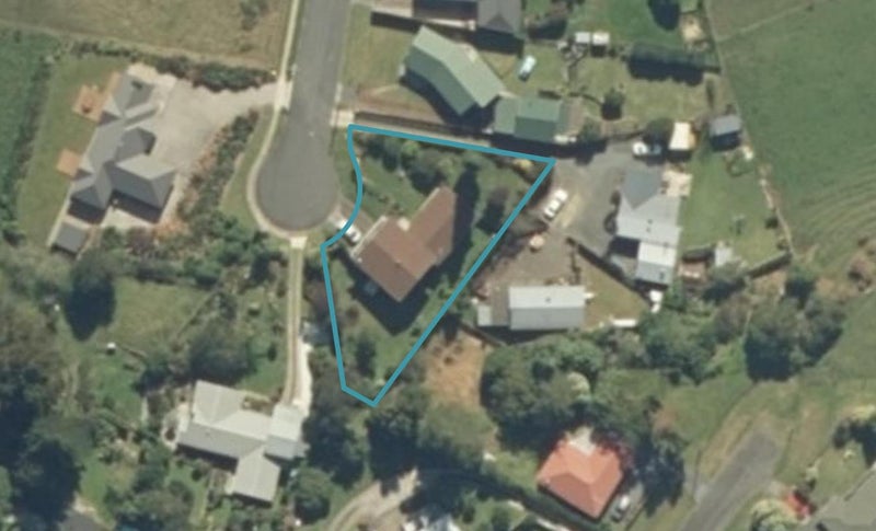 11 Meadowbank Crescent, Kihikihi, Te Awamutu - Carousel 1