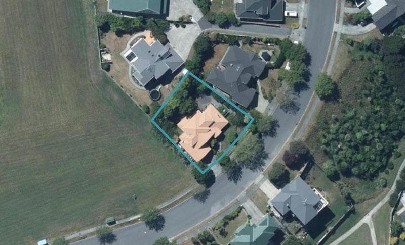 54 Samwell Drive, Whitby, Porirua - Carousel 1