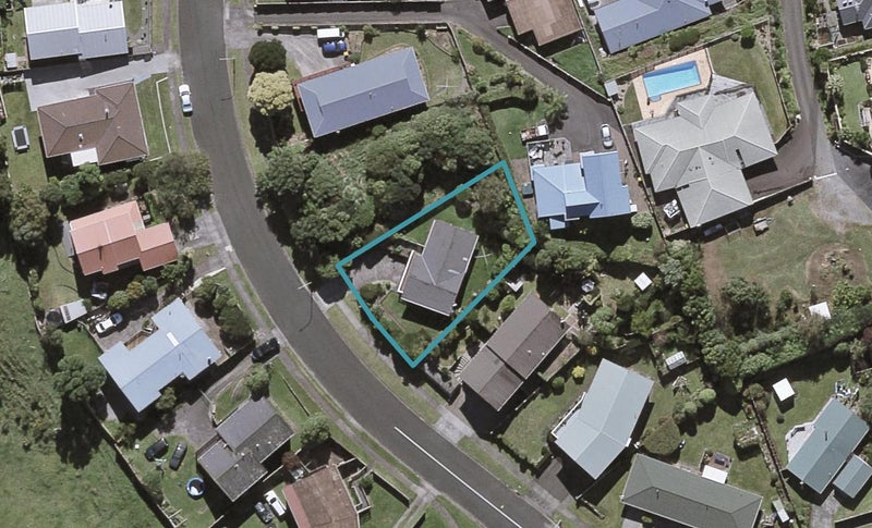 8 Bronte Place, Whalers Gate, New Plymouth - Carousel 1