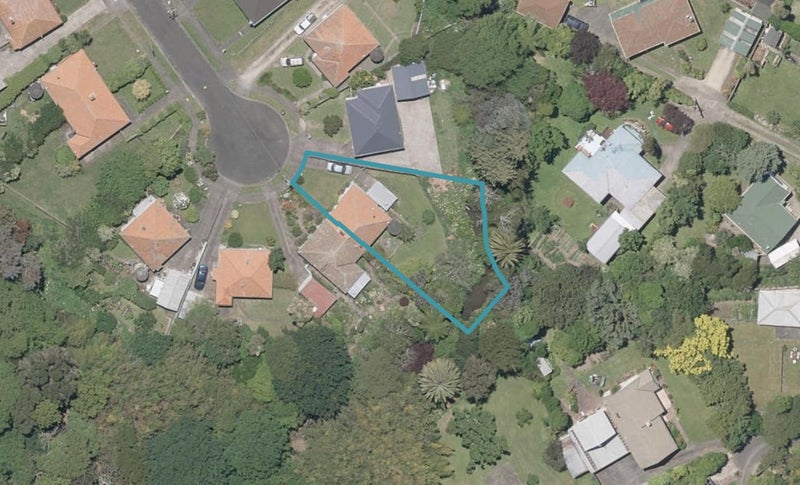 13 Clapham Place, Whanganui East, Whanganui - Carousel 1