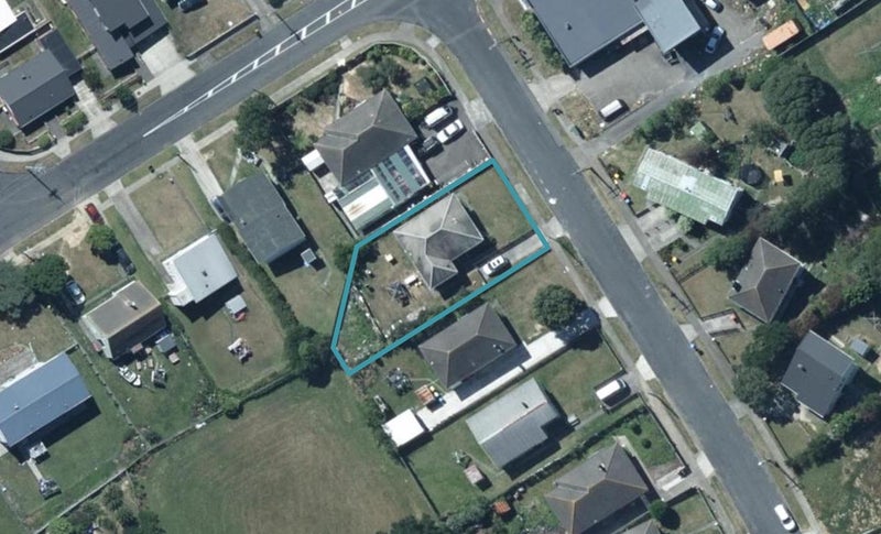 4 Justine Street, Cannons Creek, Porirua - Carousel 1
