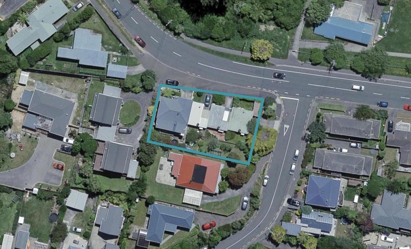 23 Earp Street, Johnsonville, Wellington - Carousel 1