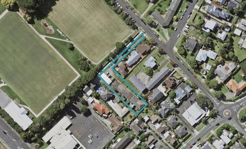 4/34 Lake Pupuke Drive, Takapuna, Auckland - Carousel 1