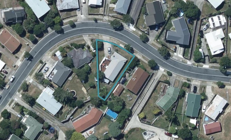 111 Conclusion Street, Ascot Park, Porirua - Carousel 1
