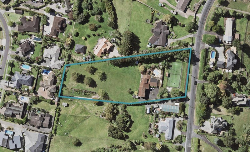 310 Point View Drive, Dannemora, Auckland - Carousel 1