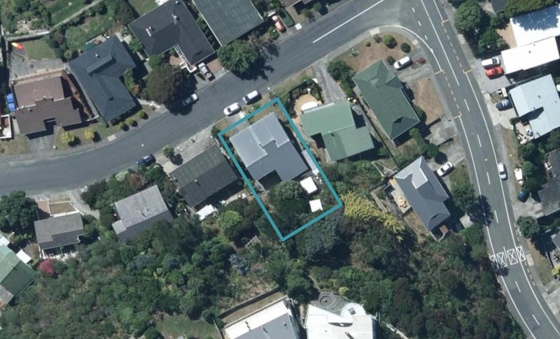 5 Leeward Drive, Whitby, Porirua - Carousel 1