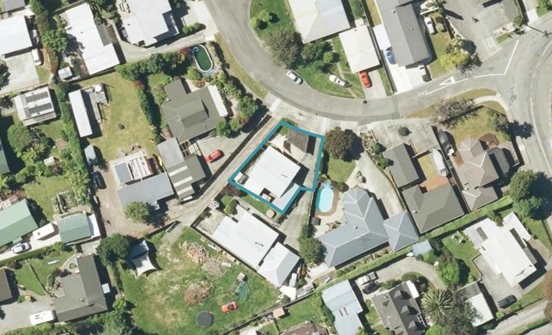 6 Mara Place, Waikawa, Picton - Carousel 1