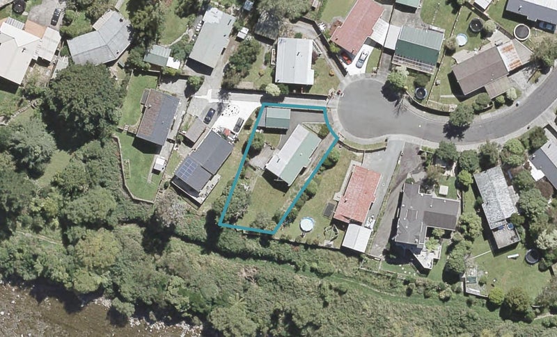 13 Edmund Lomas Grove, Birchville, Upper Hutt - Carousel 1