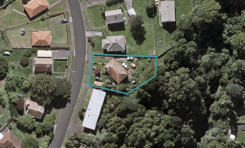 87 Glenpark Avenue, Frankleigh Park, New Plymouth - Carousel 1