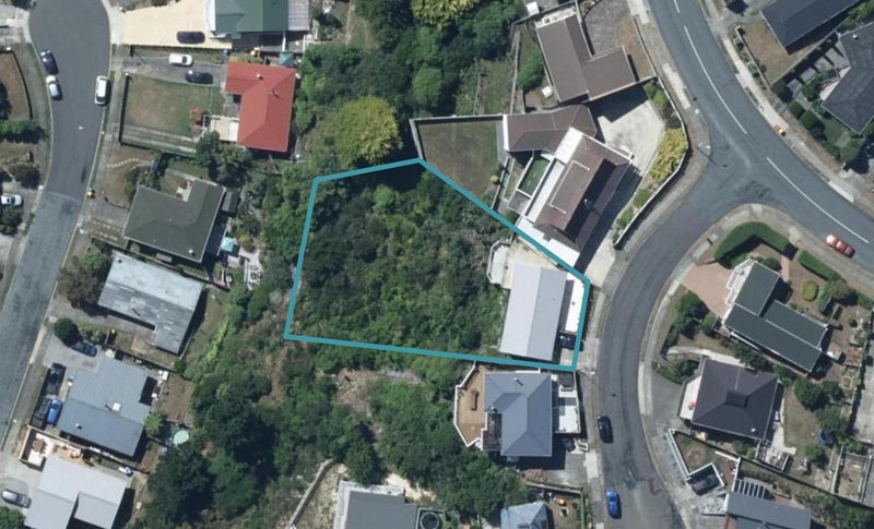 4 Moray Place, Papakowhai, Porirua - Carousel 1