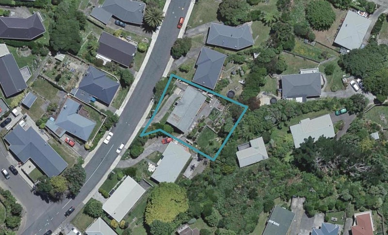 68 Catherine Crescent, Paparangi, Wellington - Carousel 1