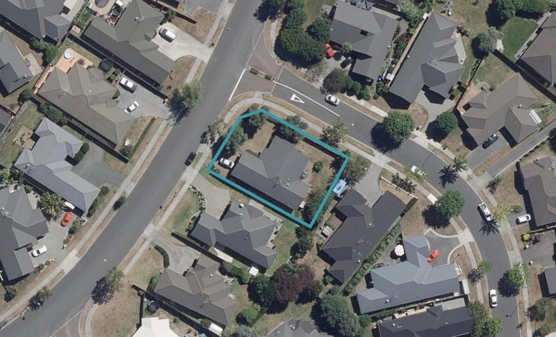 15 St James Drive, Huntington, Hamilton - Carousel 1