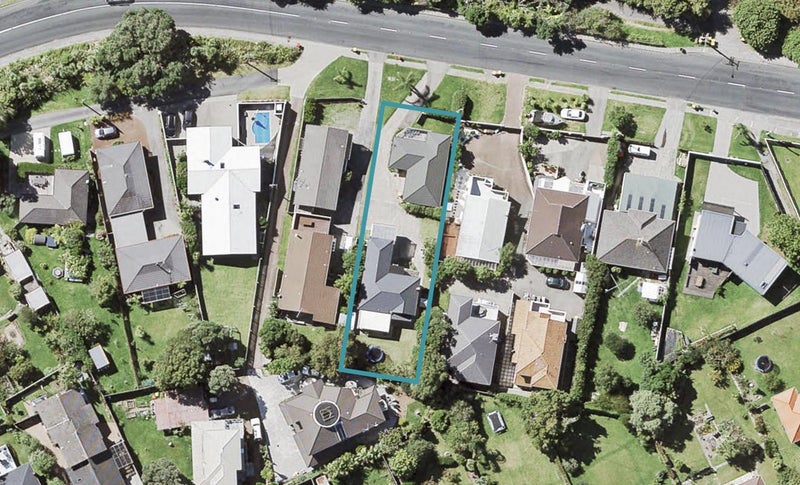 568 Beach Road, Rothesay Bay, Auckland - Carousel 1